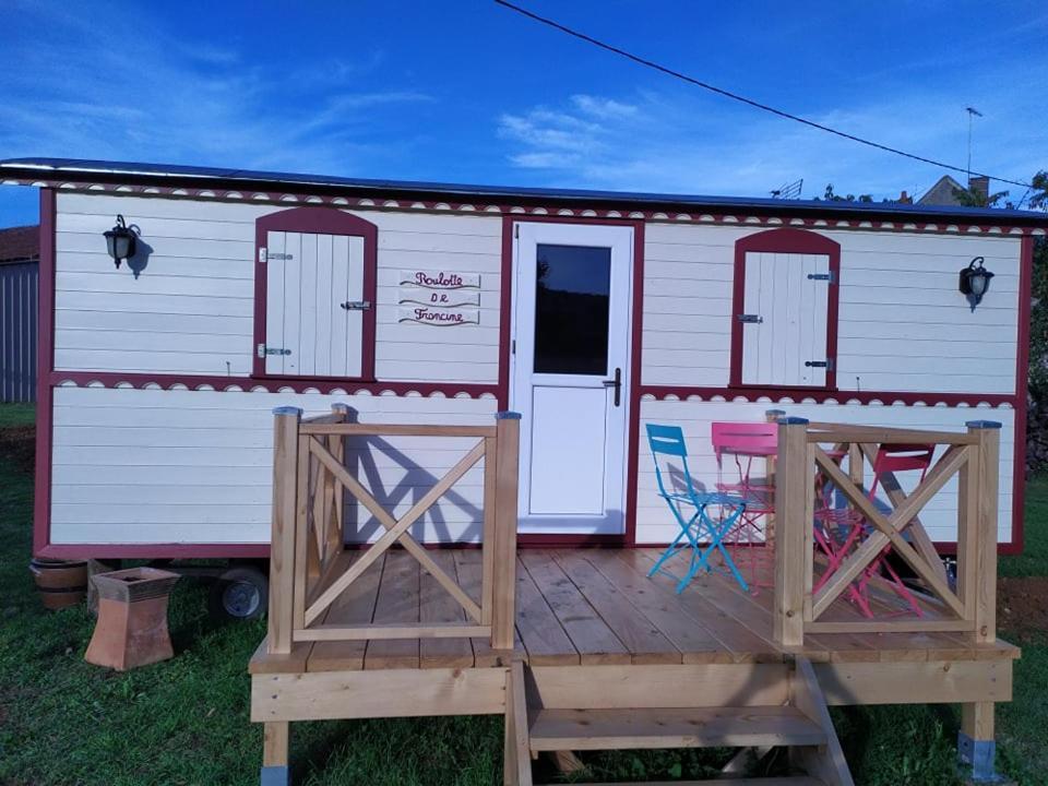 La Roulotte De Francine Guest House Chazeuil ภายนอก รูปภาพ